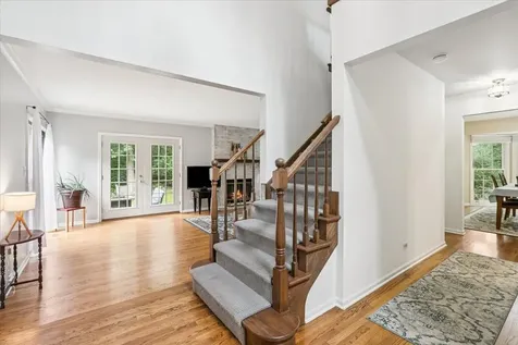 213 Ascot Court Lake Bluff IL 60044