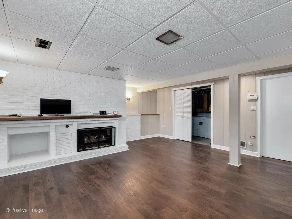 5735 Virginia Avenue Clarendon Hills IL 60514