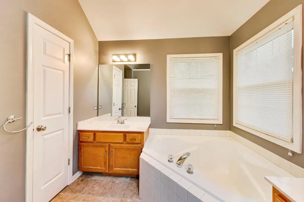 840 Napa Lane Aurora IL 60502