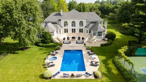5N113 Burr Road St. Charles IL 60175