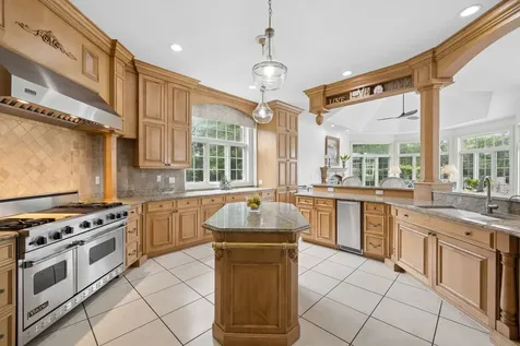 5N113 Burr Road St. Charles IL 60175