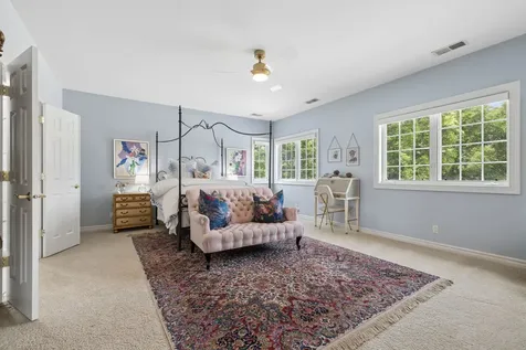 5N113 Burr Road St. Charles IL 60175