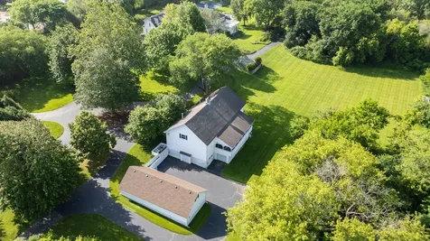 5N113 Burr Road St. Charles IL 60175