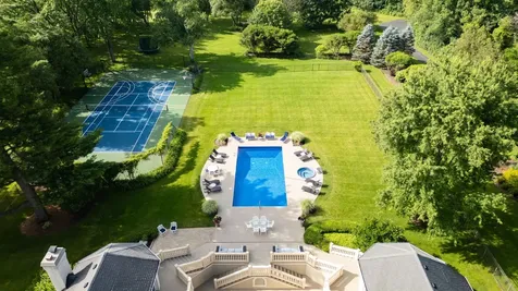 5N113 Burr Road St. Charles IL 60175