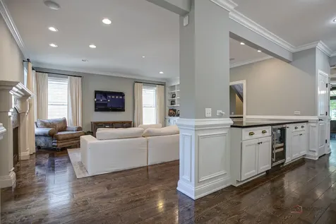 634 East Sunnyside Avenue Libertyville IL 60048