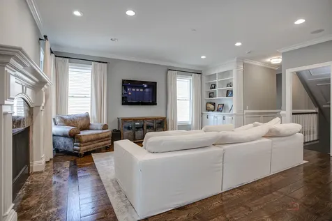 634 East Sunnyside Avenue Libertyville IL 60048