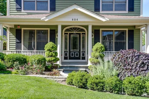634 East Sunnyside Avenue Libertyville IL 60048