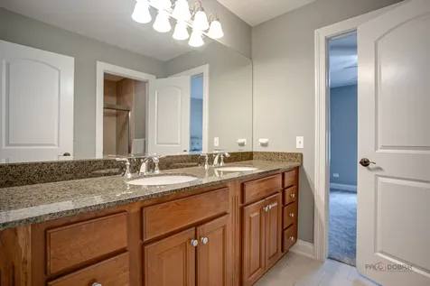 634 East Sunnyside Avenue Libertyville IL 60048