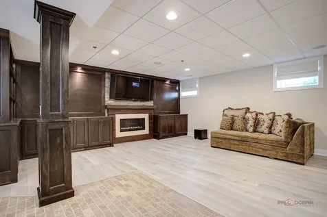 634 East Sunnyside Avenue Libertyville IL 60048