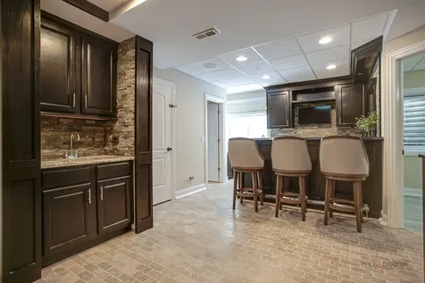 634 East Sunnyside Avenue Libertyville IL 60048