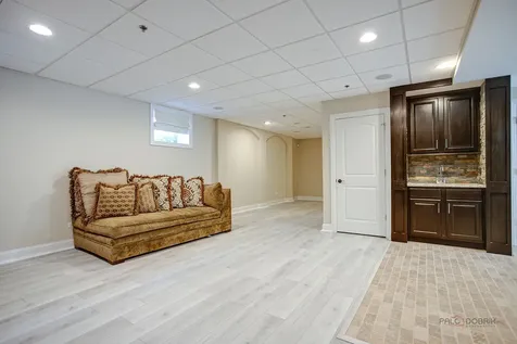 634 East Sunnyside Avenue Libertyville IL 60048