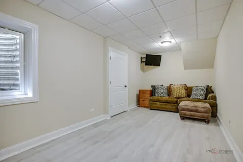 634 East Sunnyside Avenue Libertyville IL 60048