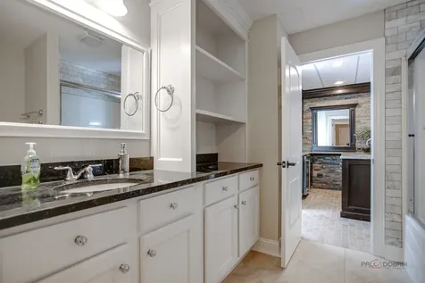 634 East Sunnyside Avenue Libertyville IL 60048