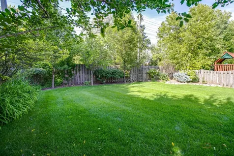 634 East Sunnyside Avenue Libertyville IL 60048