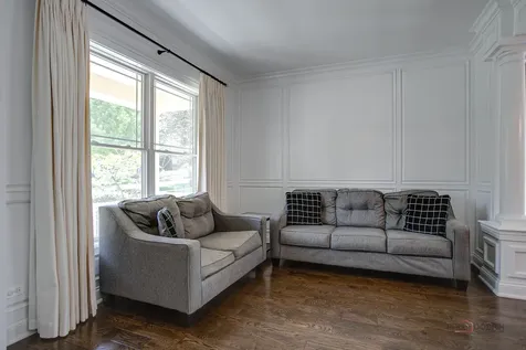 634 East Sunnyside Avenue Libertyville IL 60048