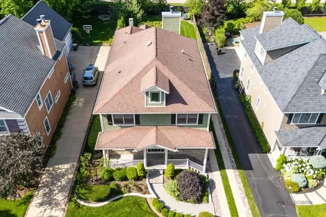 634 East Sunnyside Avenue Libertyville IL 60048