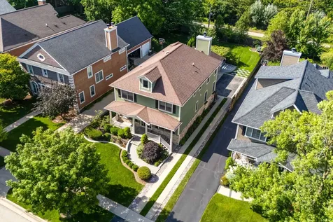 634 East Sunnyside Avenue Libertyville IL 60048