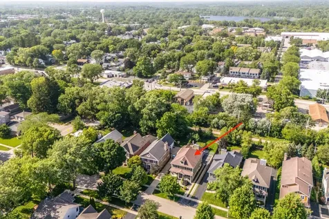 634 East Sunnyside Avenue Libertyville IL 60048