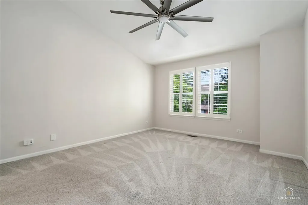 642 West Moreland Avenue Addison IL 60101