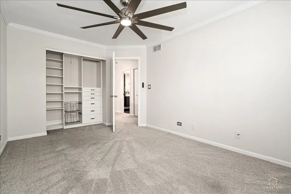 642 West Moreland Avenue Addison IL 60101