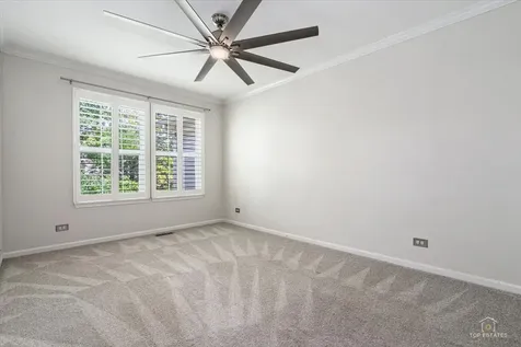 642 West Moreland Avenue Addison IL 60101