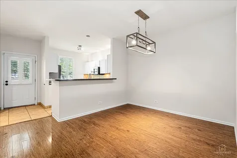 642 West Moreland Avenue Addison IL 60101