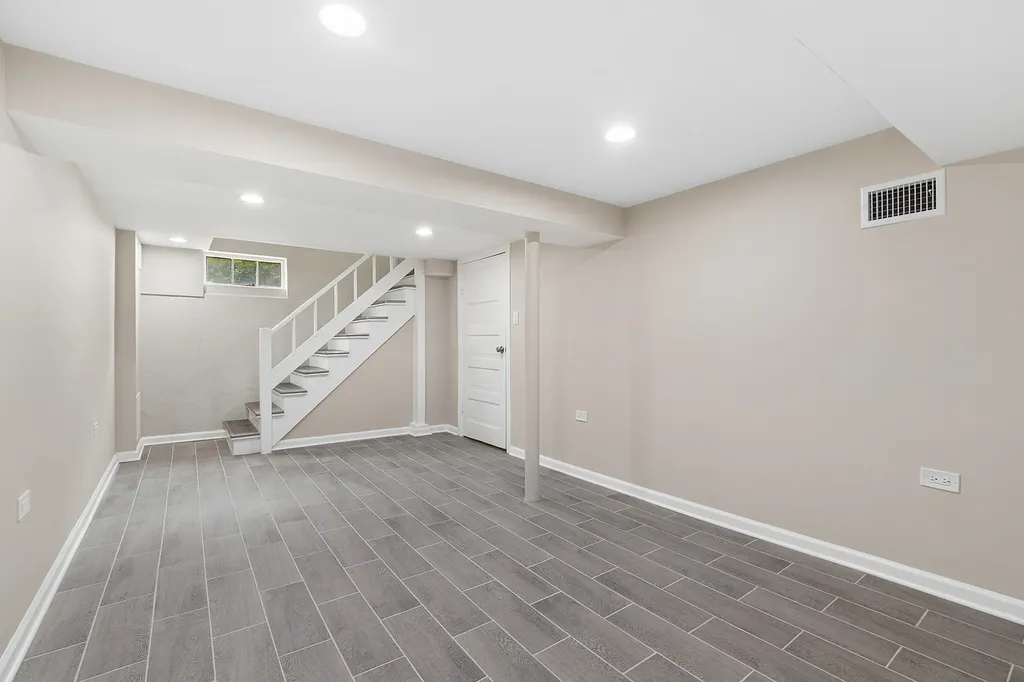 10407 South Eberhart Avenue Chicago IL 60628