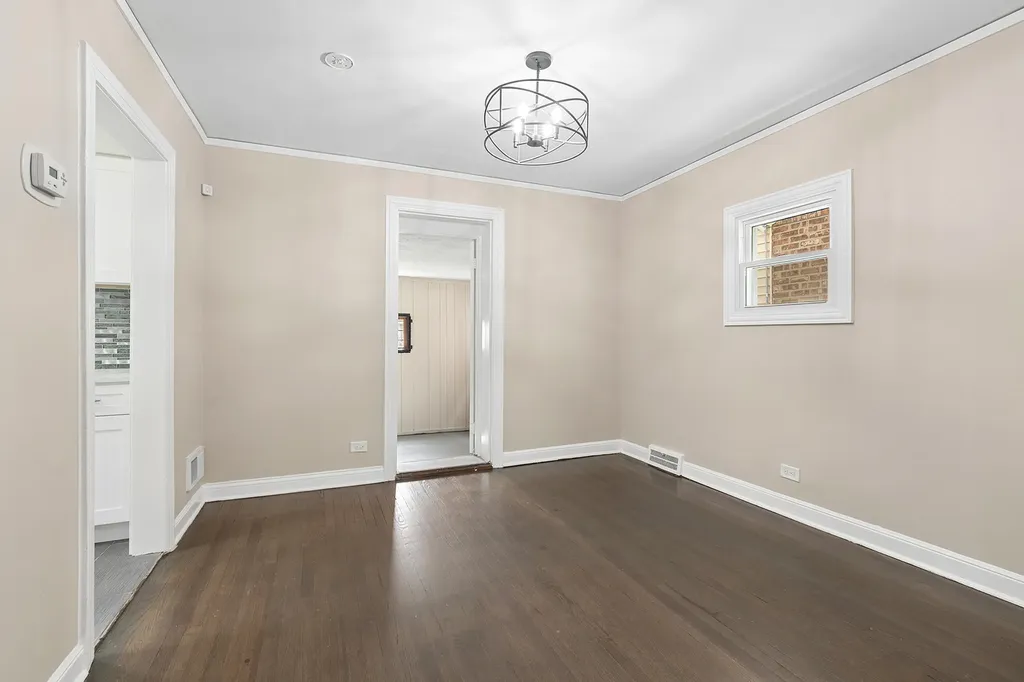 10407 South Eberhart Avenue Chicago IL 60628
