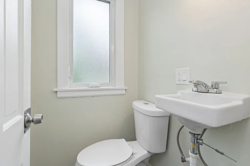 10407 South Eberhart Avenue Chicago IL 60628
