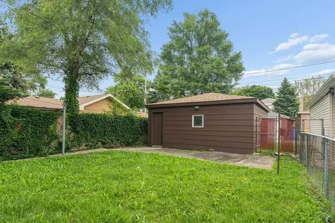 10407 South Eberhart Avenue Chicago IL 60628