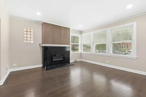 10407 South Eberhart Avenue Chicago IL 60628