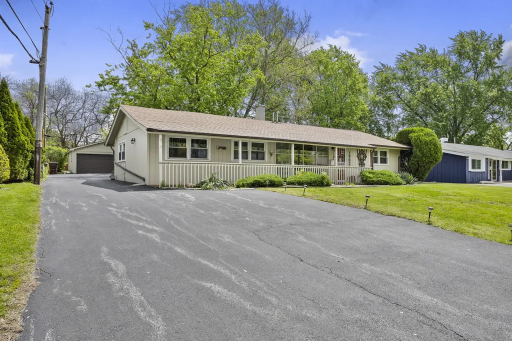 19031 Baker Avenue Country Club Hills IL 60478