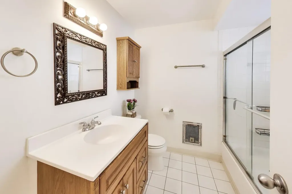 1125 West Lunt Avenue Chicago IL 60626
