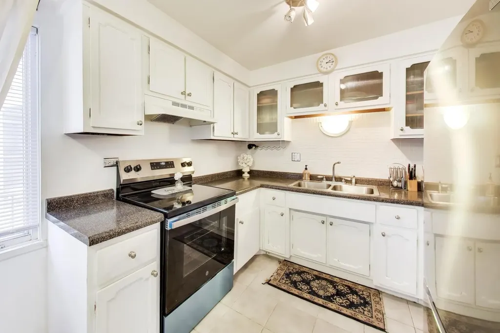 1125 West Lunt Avenue Chicago IL 60626