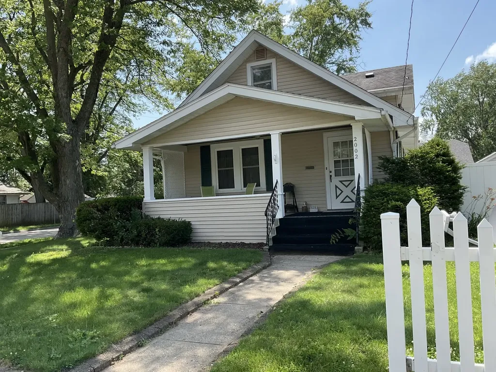 2002 Ridge Avenue Rockford IL 61103