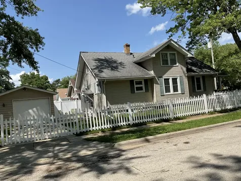 2002 Ridge Avenue Rockford IL 61103