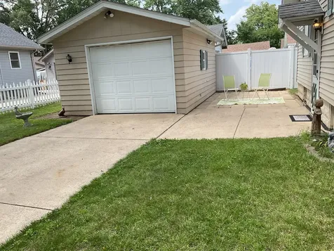 2002 Ridge Avenue Rockford IL 61103