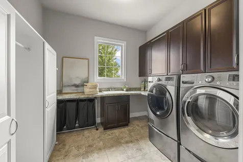 39W861 South Hathaway Lane Geneva IL 60134
