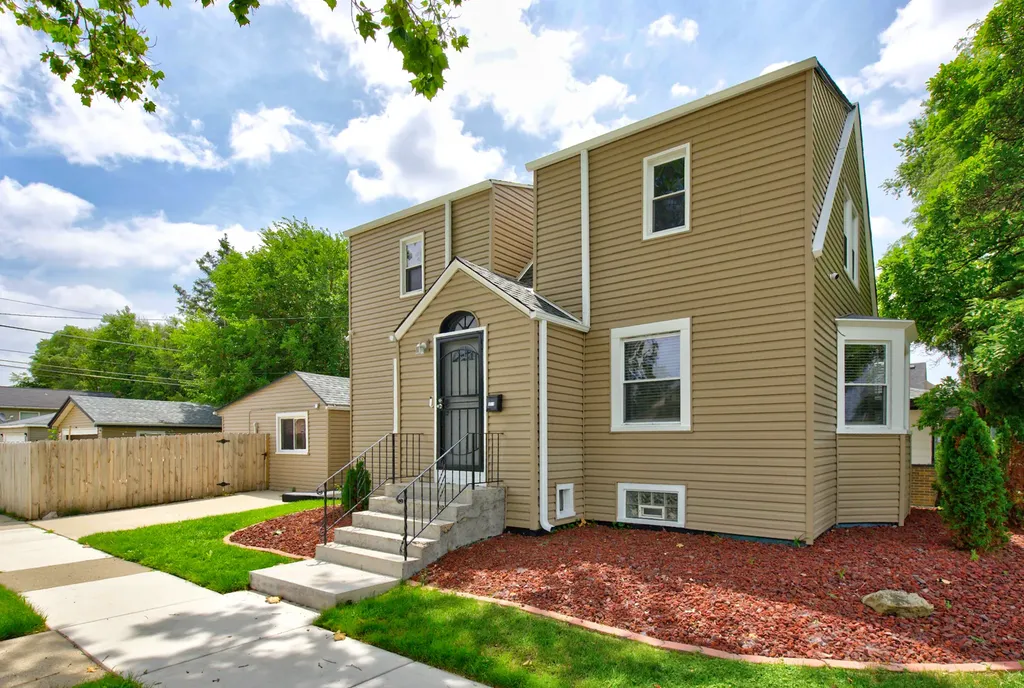 1101 22ND Avenue Bellwood IL 60104