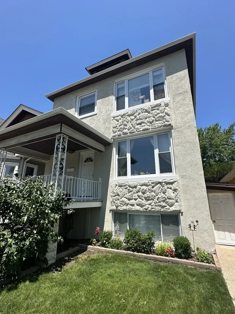 5110 West Byron Street Chicago IL 60641