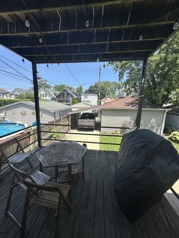 5110 West Byron Street Chicago IL 60641