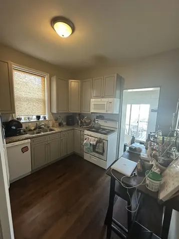 5110 West Byron Street Chicago IL 60641