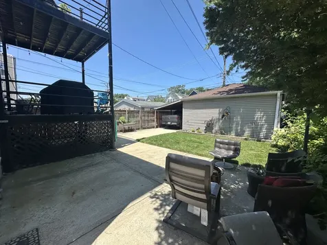 5110 West Byron Street Chicago IL 60641