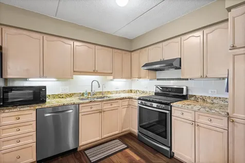 720 Creekside Drive Mount Prospect IL 60056