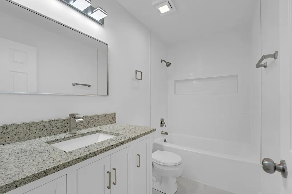 260 Wedgewood Circle Lake In The Hills IL 60156