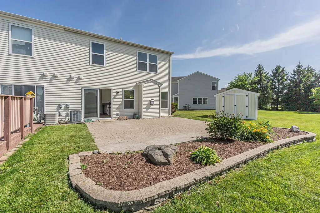 260 Wedgewood Circle Lake In The Hills IL 60156