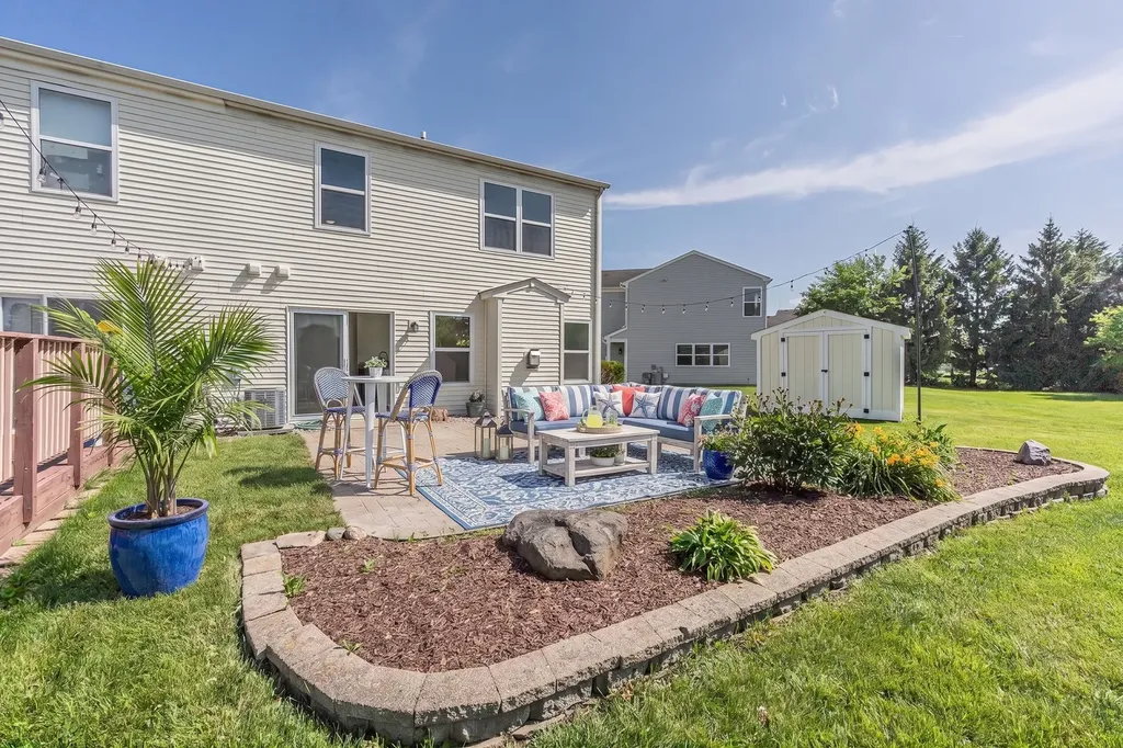 260 Wedgewood Circle Lake In The Hills IL 60156