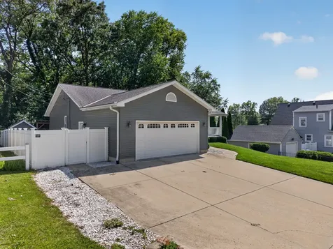 303 Hillside Avenue Ottawa IL 61350