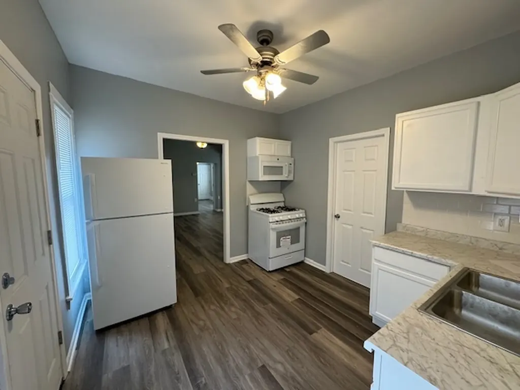 148 North Root Street Aurora IL 60505