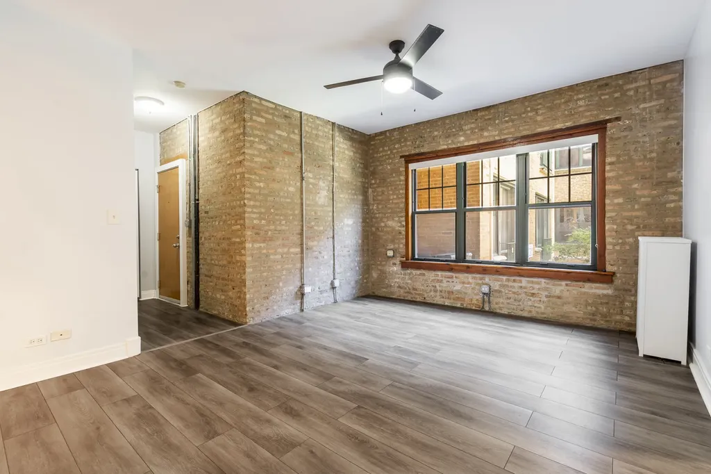 7025 North Sheridan Road Chicago IL 60626